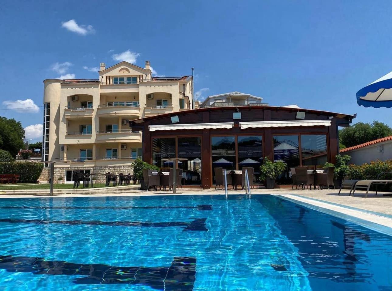 Apart Hotel Llolla Ulcinj Exterior photo