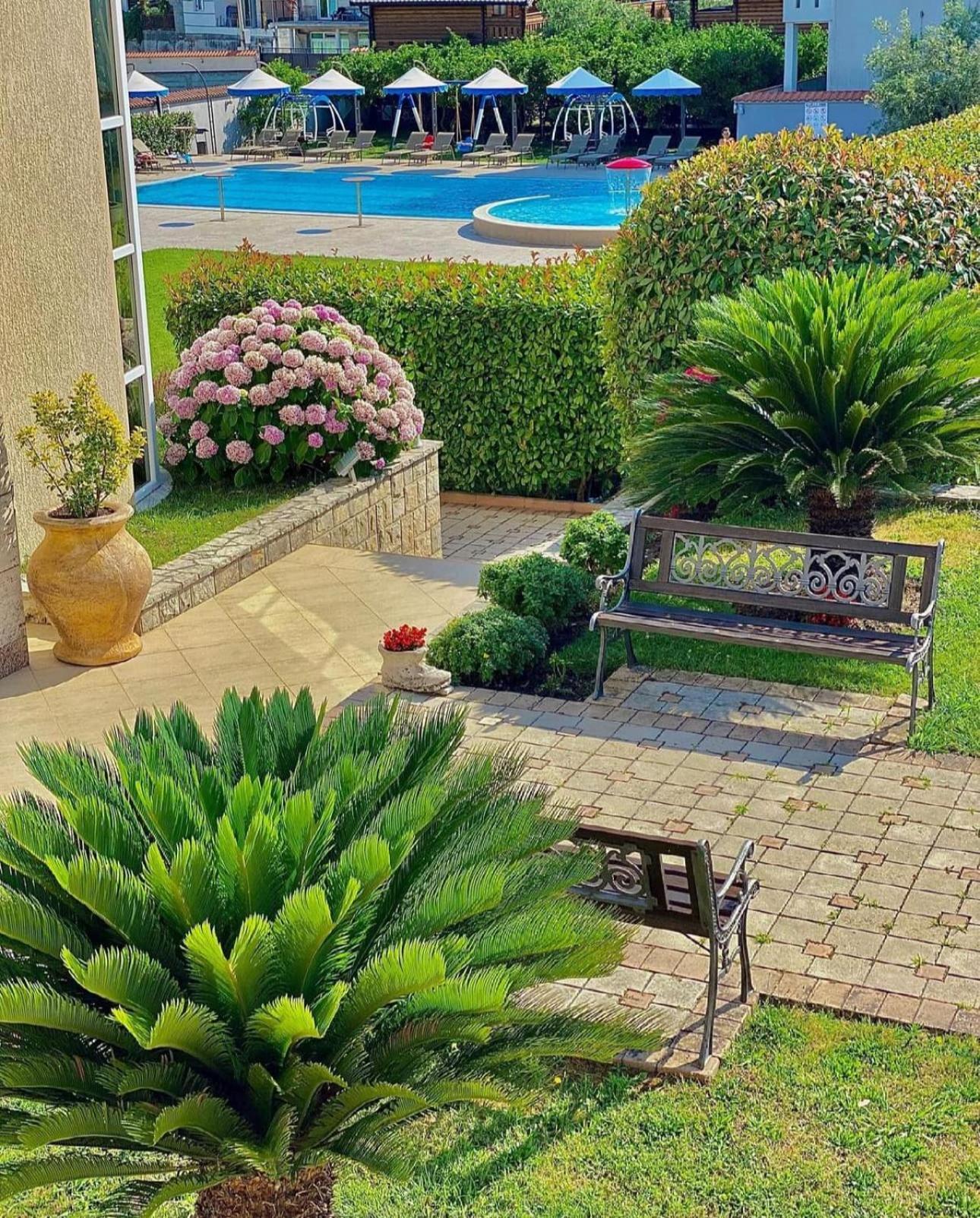 Apart Hotel Llolla Ulcinj Exterior photo